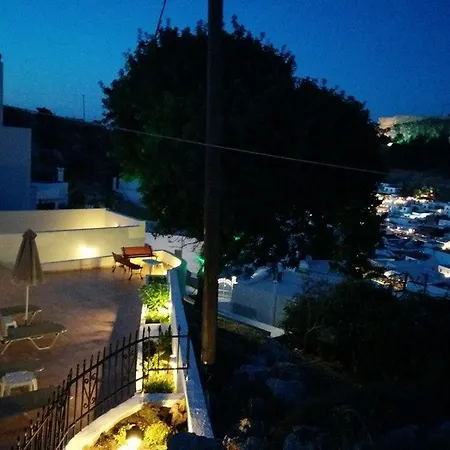 Little Sea View Apartment *