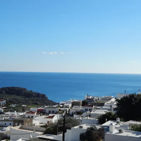 Little Sea View Apartment *