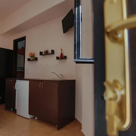 Little Sea View Apartment *